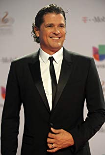 How tall is Carlos Vives?